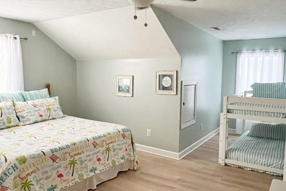 Bed, Bedroom, bunk bed