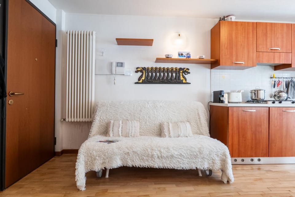 MCX Vacation Rental - Casa Marmore Direct Ski in & Ski out with Exclusive Slope Access, Valtournenche! Apartment in Valtournenche