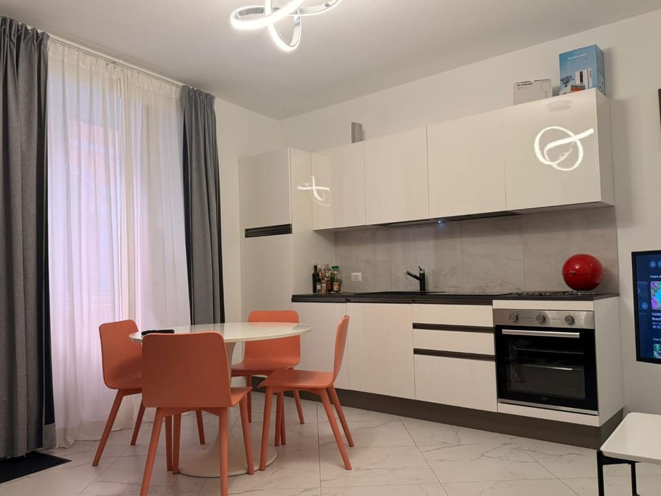 Property building, Kitchen or kitchenette, Living room