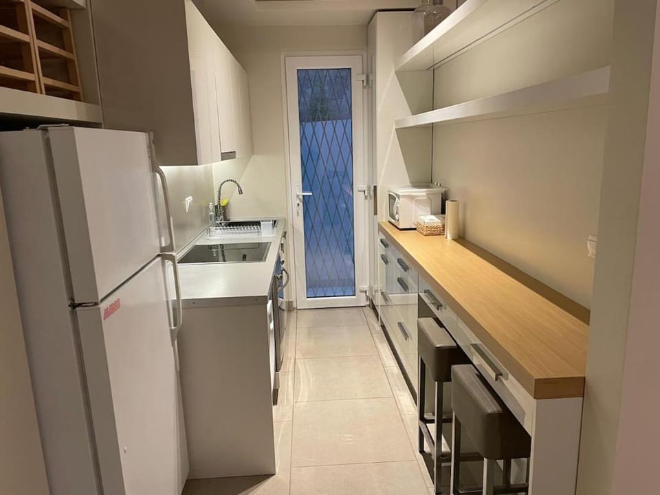 Modern Studio in the heart of Vouliagmeni Apartment in Vouliagmeni
