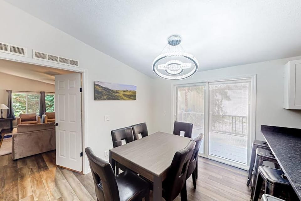 Dog-friendly house near golf & beach access with firepit grill & pellet stove House in Oregon