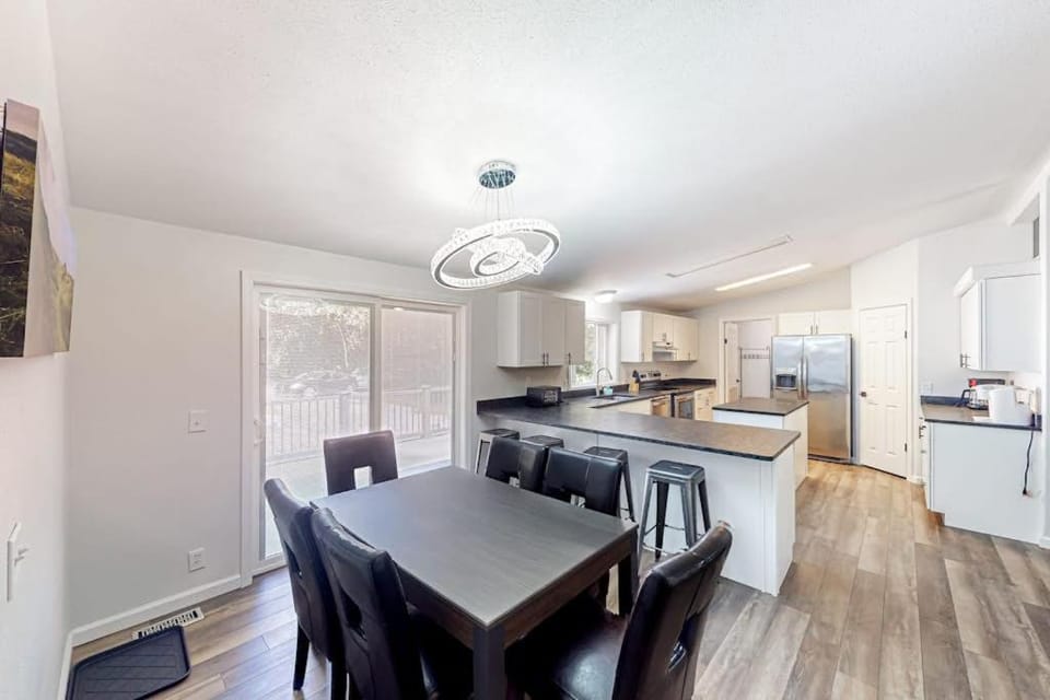 Dog-friendly house near golf & beach access with firepit grill & pellet stove House in Oregon