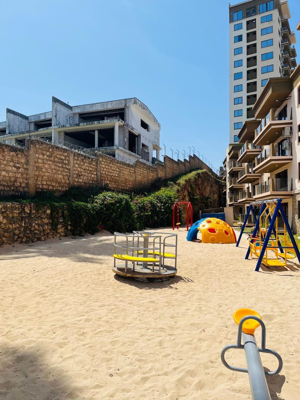 Beach Front Vacation Apartment - Sandy Shore Apartment in Kenya