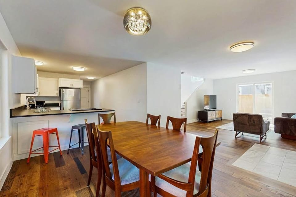 Beautiful home with patio - in the perfect location near Downtown Bend & more House in Bend