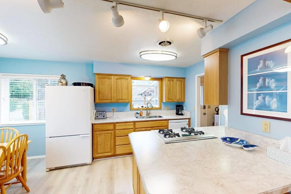 Dog-Friendly Home Close to the Beach House in Cannon Beach