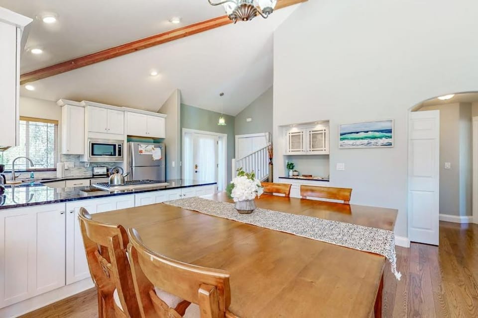 Relaxation & Adventure in Eagle Crest - Charming Townhouse with Resort Amenities House in Oregon