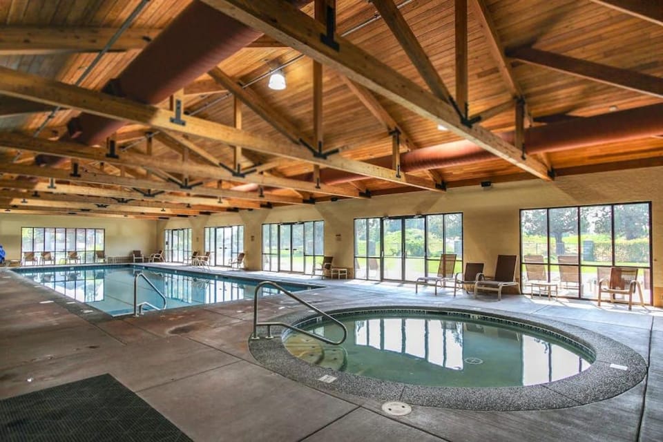 Relaxation & Adventure in Eagle Crest - Charming Townhouse with Resort Amenities House in Oregon