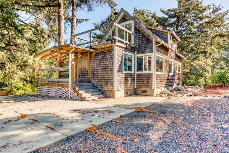Dog-friendly house near the beach with ocean view and private gas grill House in Oregon