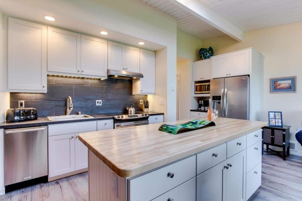 Oceanfront getaway close to Gearhart Golf Links no pets House in Gearhart