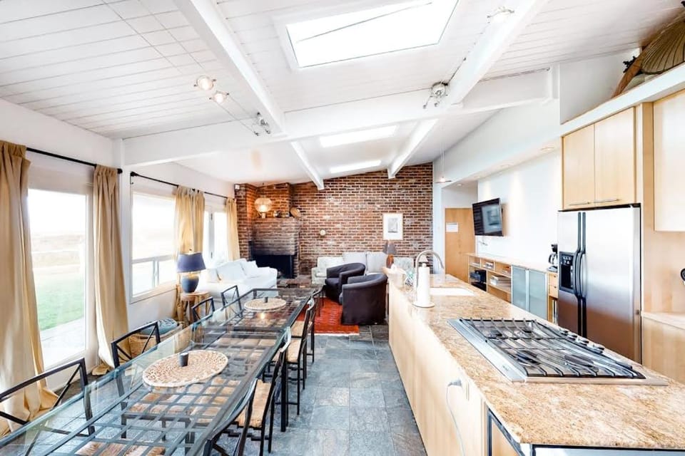 Sunny Oceanfront Condo with Great Views & Amazing Beach Access House in Gearhart