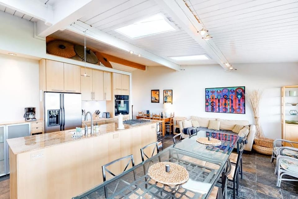 Sunny Oceanfront Condo with Great Views & Amazing Beach Access House in Gearhart