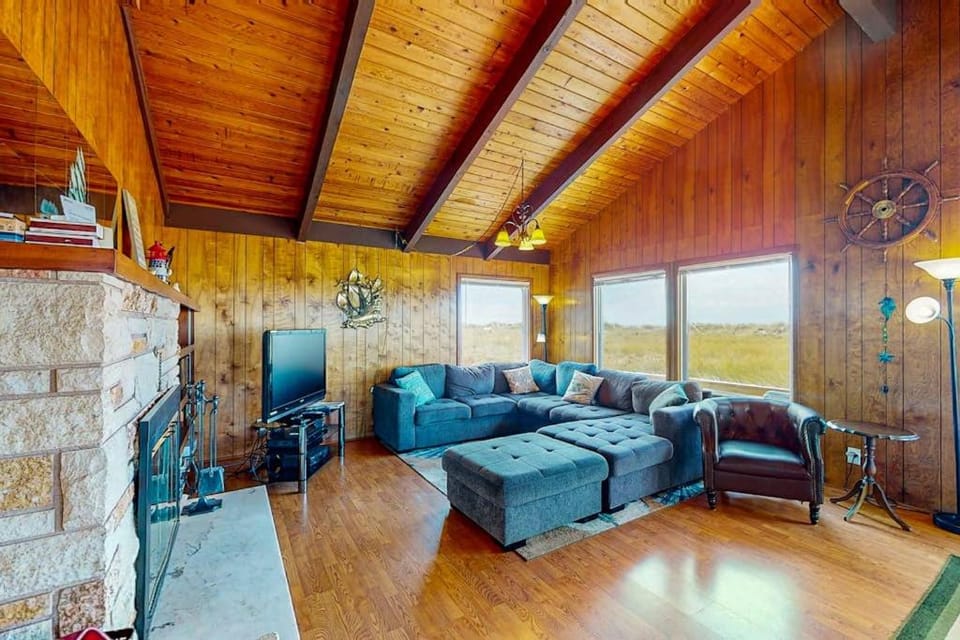 Oceanfront home with a deck washer&dryer fireplace - two dogs welcome House in Manzanita