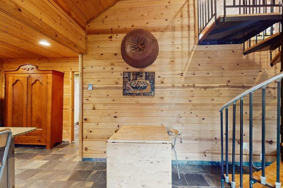 Cozy family friendly cottage near ocean with loft washer&dryer and WIFI House in Manzanita