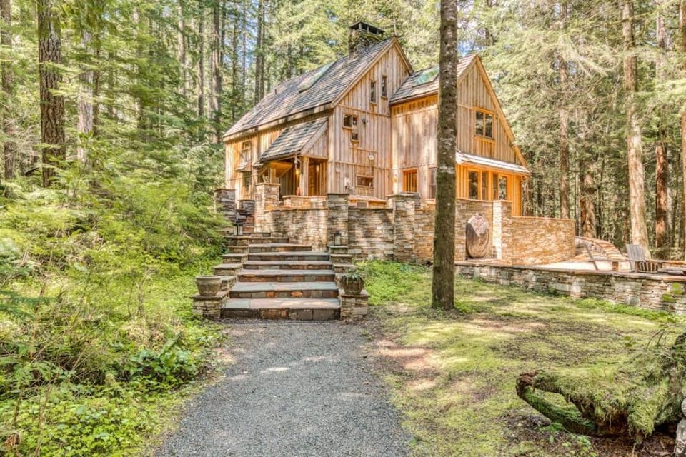 Luxe compound with private sauna hot tub rec house & fireplace House in Mount Hood Village