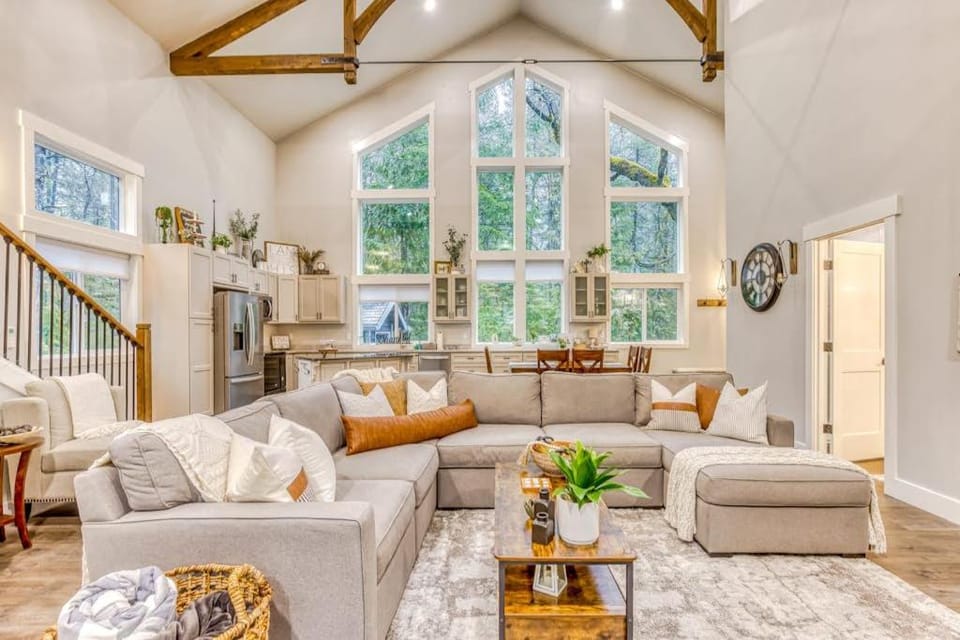 Beautiful home with fireplace sauna full kitchen & W&D House in Welches