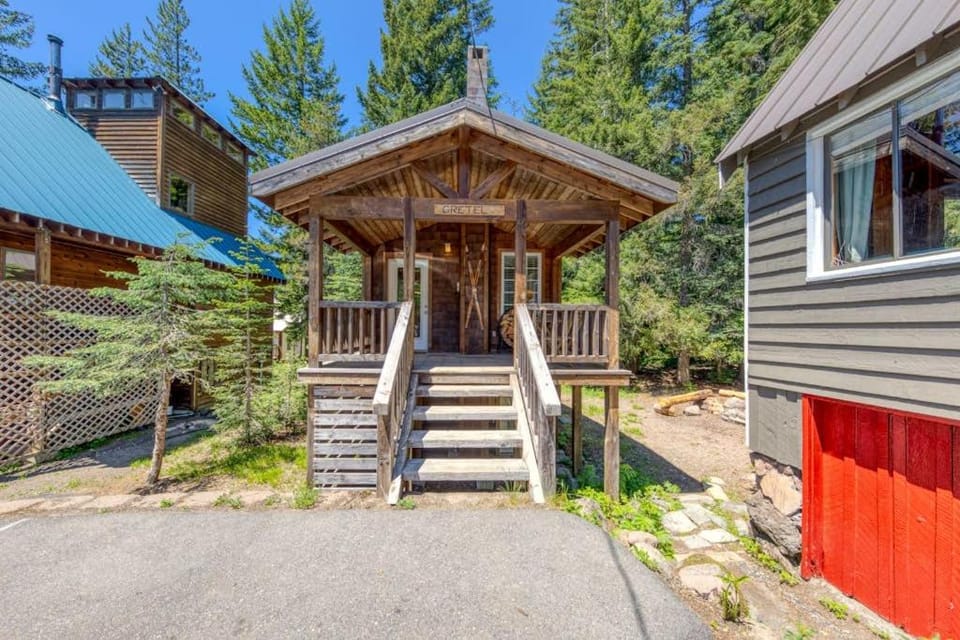 Warm & cozy cottage with a wood stove in a great Government Camp location House in Clackamas County
