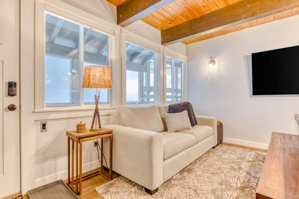Serene condo with skiing fireplace mountainview & washer&dryer House in Clackamas County