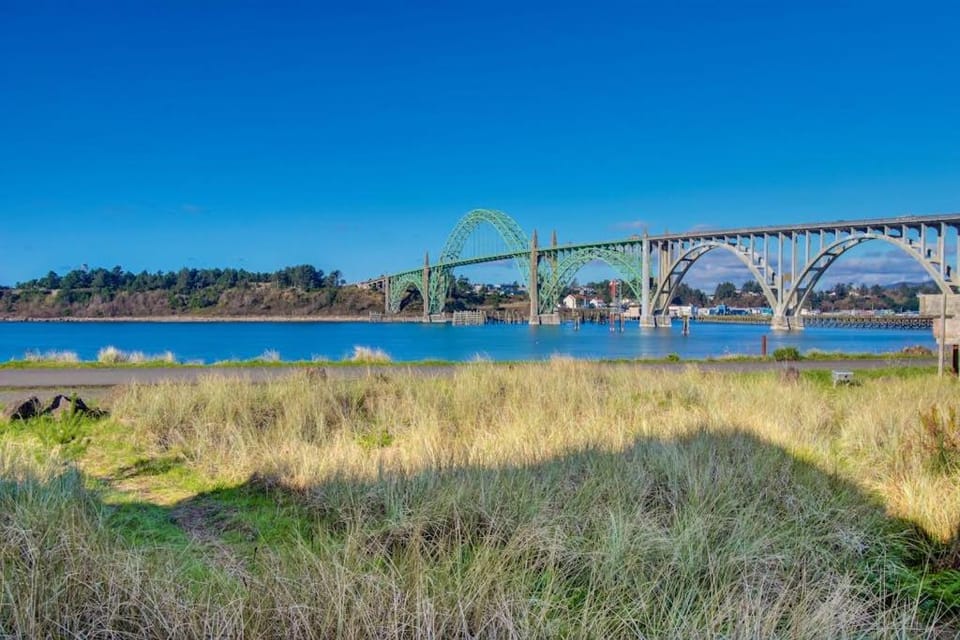 Walk to Oregon Coast Aquarium from this modern dog-friendly oceanview home House in Newport