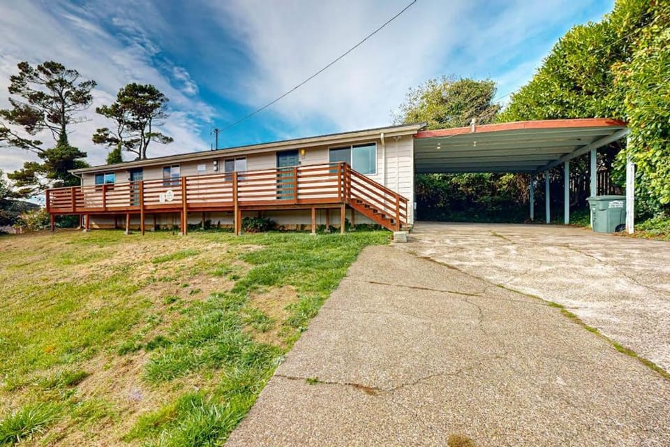 Dog-friendly duplex in the Heart of Nye beach near the beach & downtown House in Newport