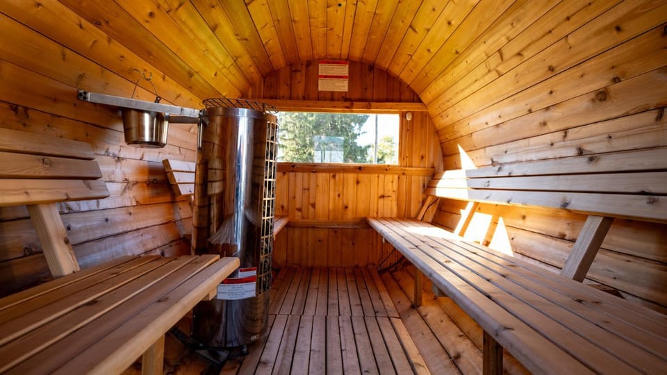 Wine Trail Game Room Fire Pit SaunaHot Tub House in Finger Lakes