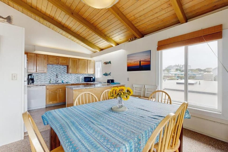 Ocean-view home with beach access - walk to Nye Beach shops and dining House in Newport