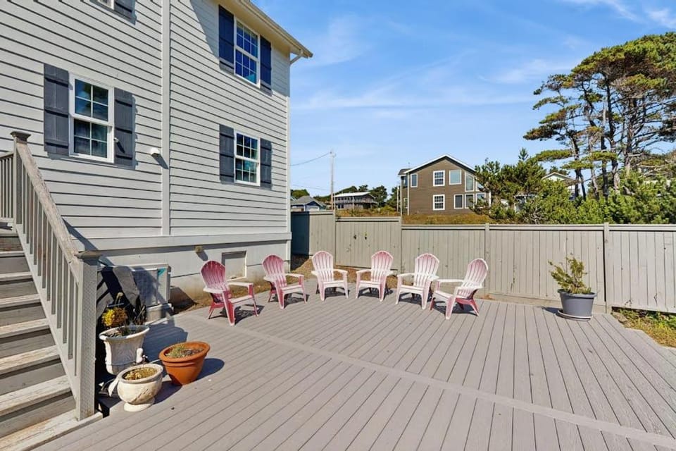 Stunning Lighthouse Replica Home with Ocean Views - Steps from the Beach House in Newport