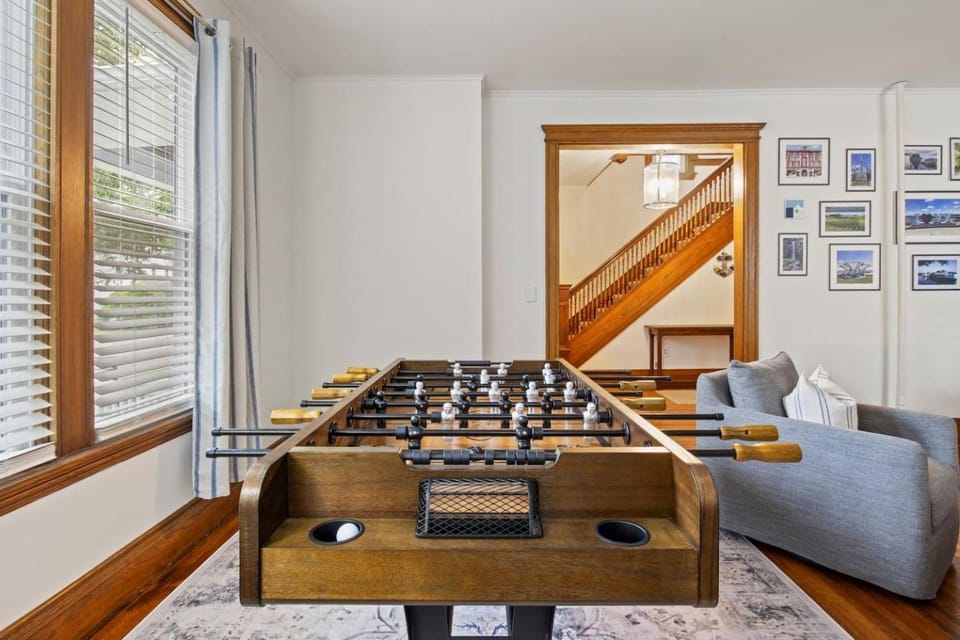 5 Mi Geneva and Seneca Lake FoosballGame Table House in Geneva