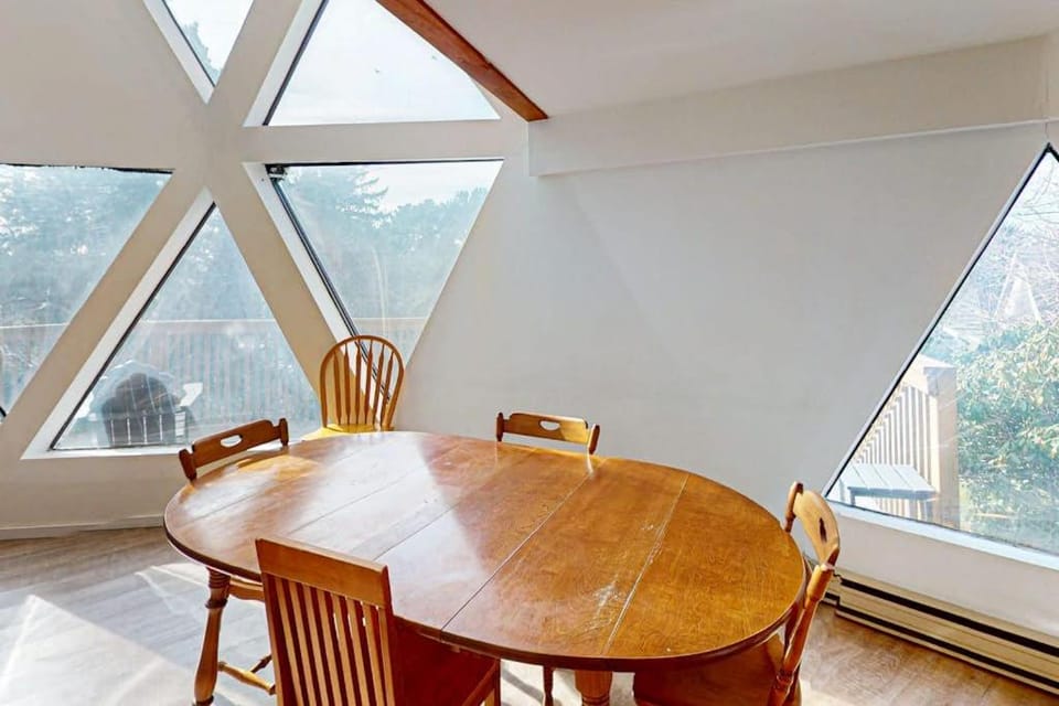 Unique Geodesic Dome Home with WiFi Deck & Lovely Views - 2 Dogs OK House in Otter Rock