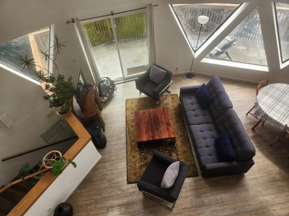 Unique Geodesic Dome Home with WiFi Deck & Lovely Views - 2 Dogs OK House in Otter Rock