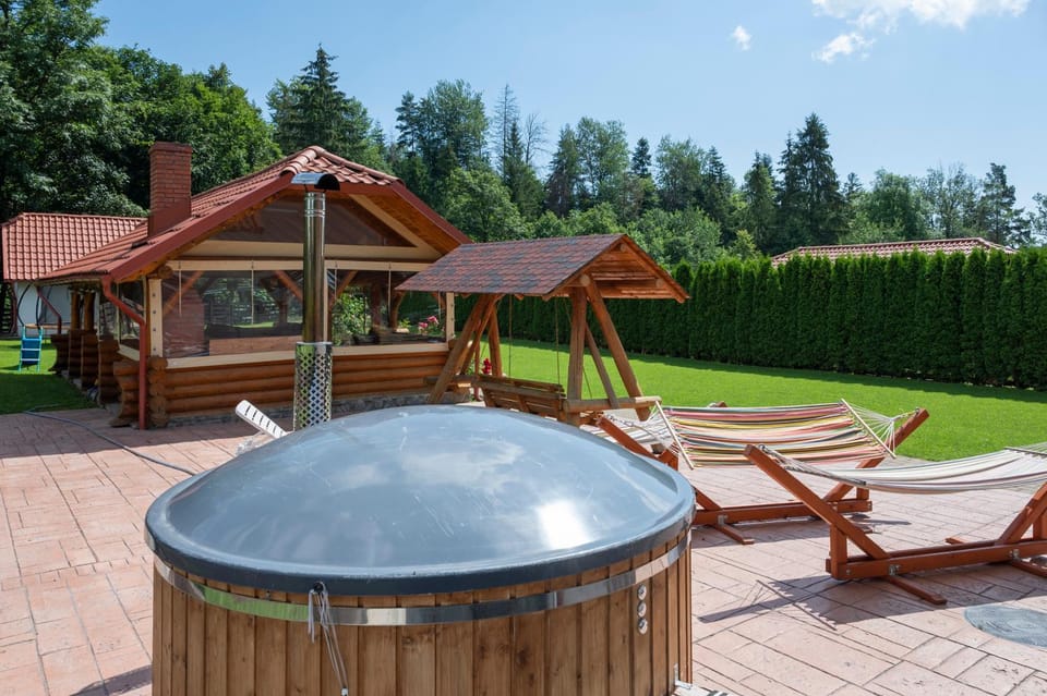 Garden, Hot Tub