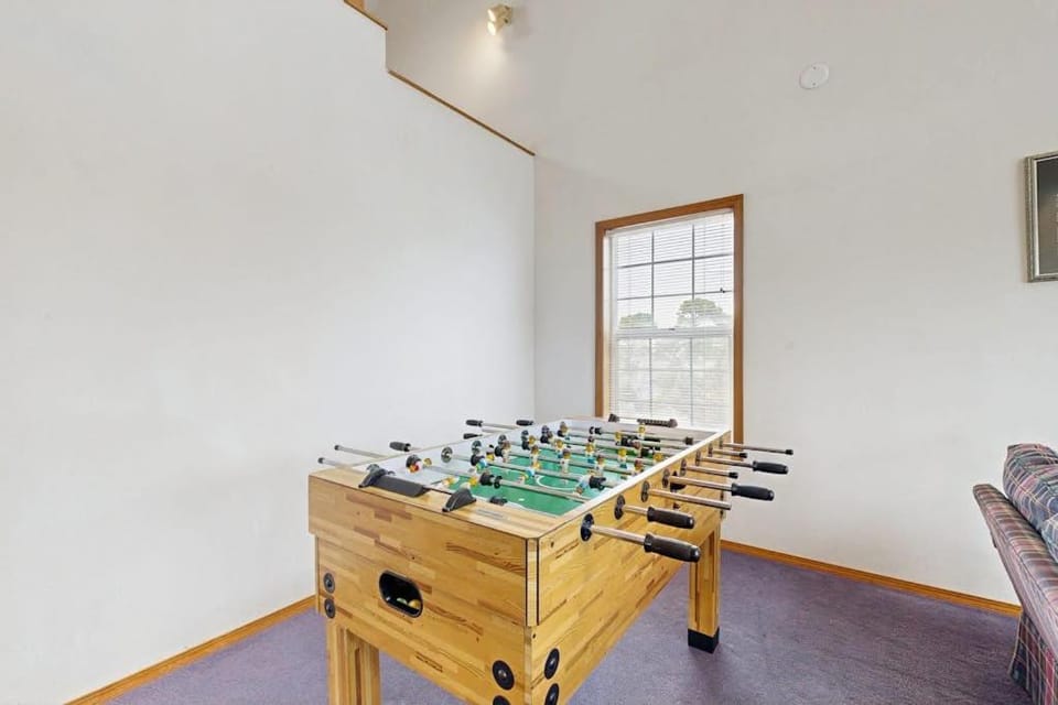 Large home 1 block from the beach with ocean view game room fireplace & WiFi House in Seaside