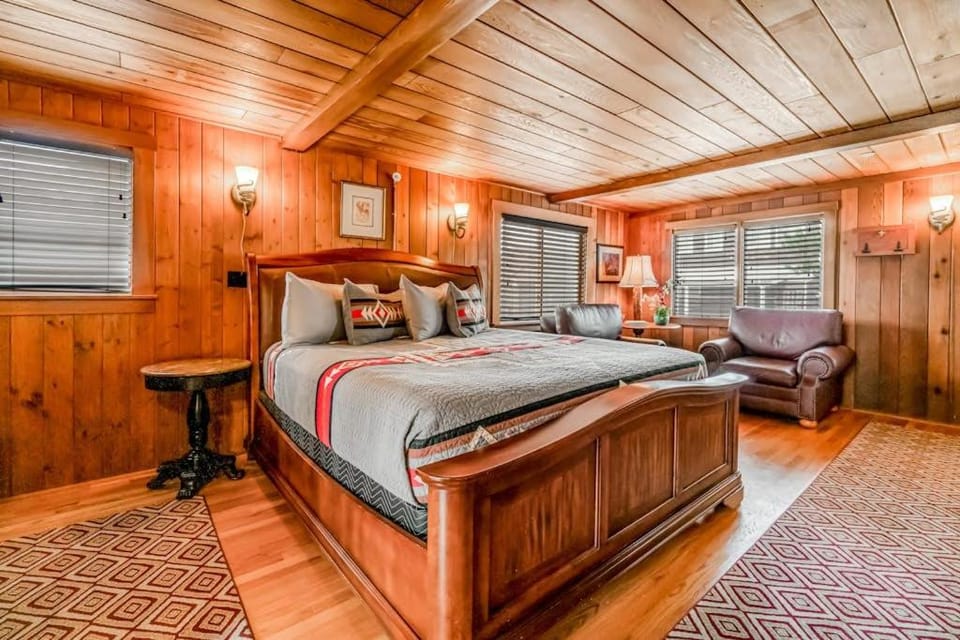 Dog-friendly retreat with game room firepit kitchen & kitchenettes House in Seaside