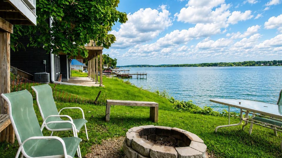 Lakefront Pet Friendly Hot Tub FLX Wineries Hot Tub House in Cayuga Lake