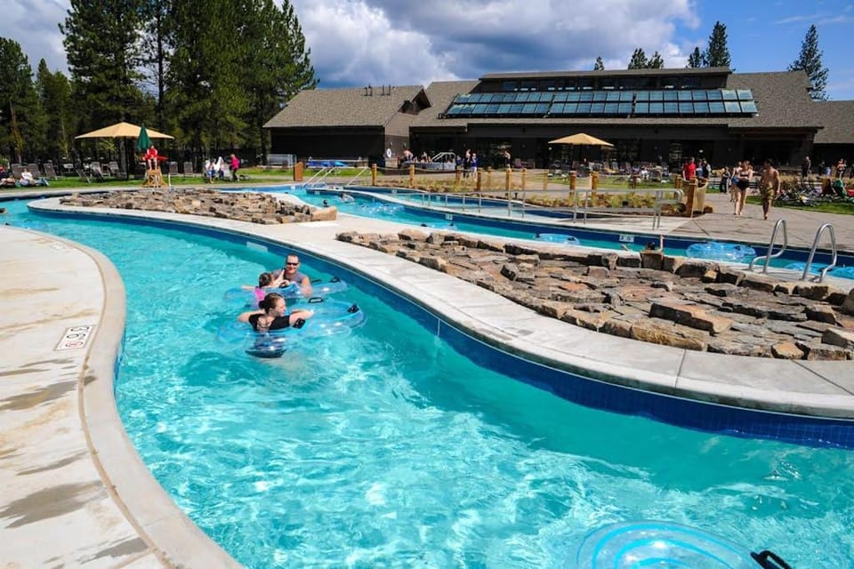 Sophisticated home with a private hot tub pool table bikes & SHARC Passes House in Sunriver