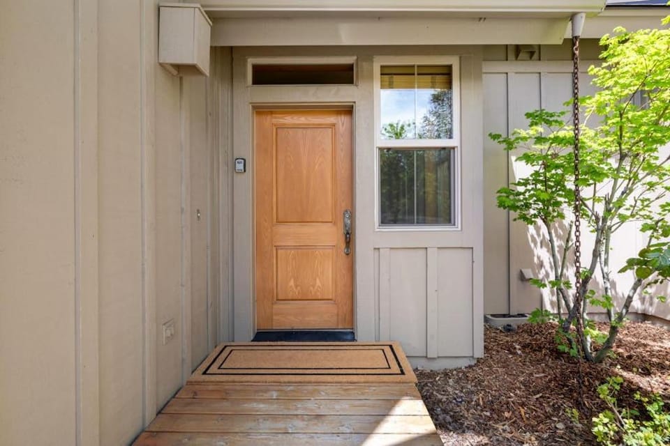 Dog-Friendly Home by Village with Private Hot Tub & SHARC Passes - On Bike Path House in Sunriver