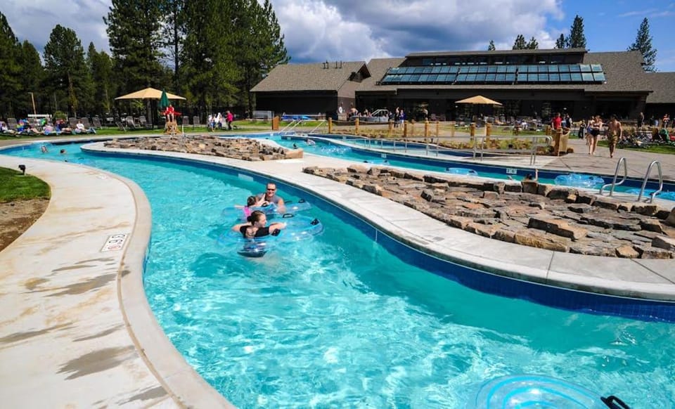 Elegant home with pool private hot tub game room deck & SHARC passes House in Sunriver