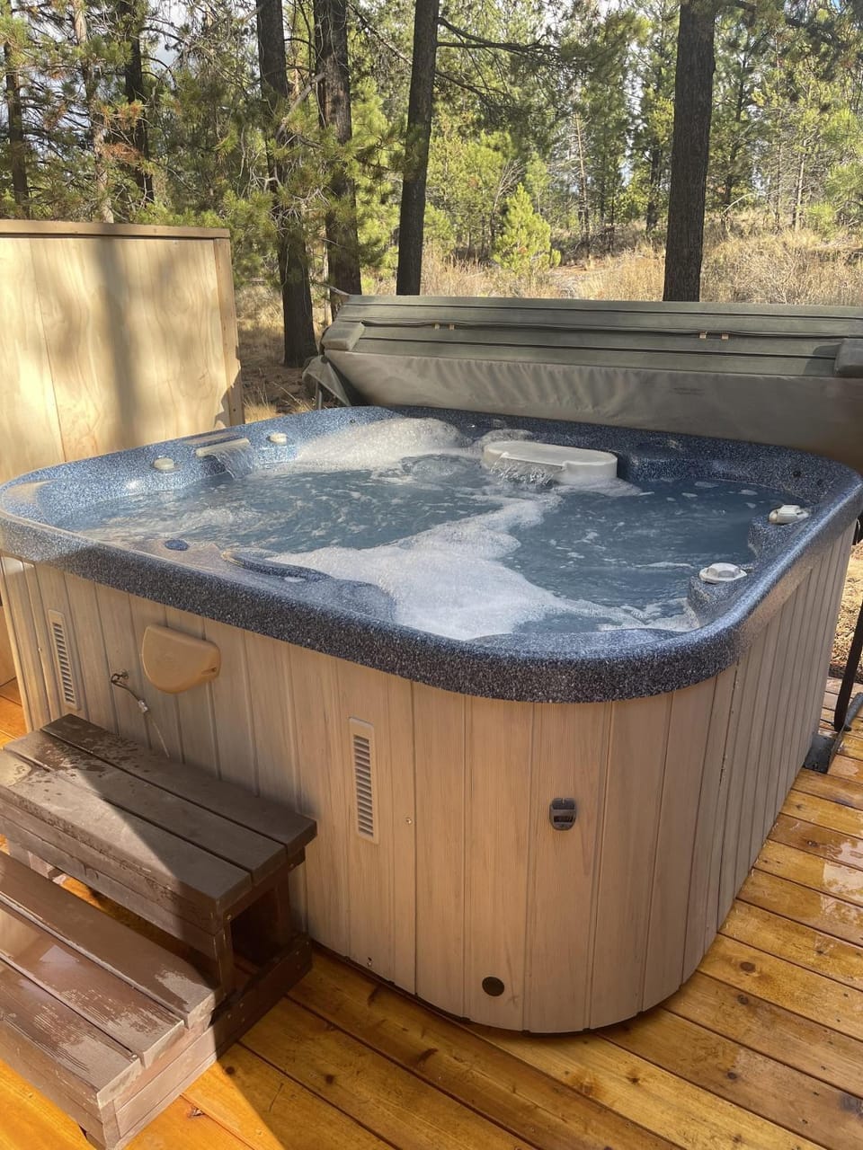 Yurt-style Home with Wraparound Deck SHARC Passes & WiFi House in Sunriver