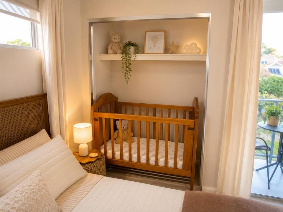 Bedroom, cot