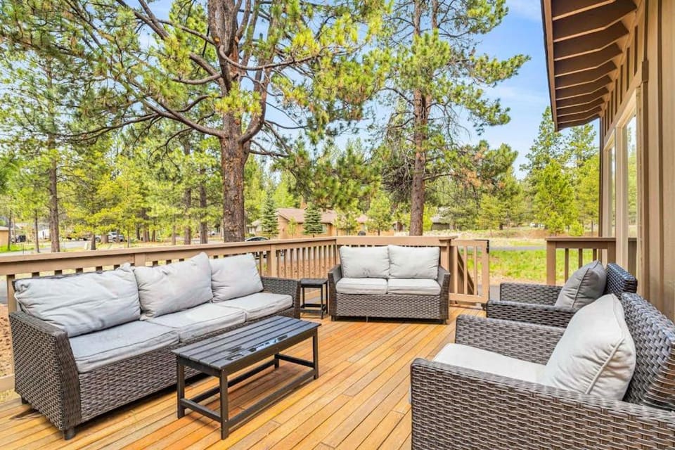 Dog-friendly home with private hot tub pool access & central AC - SHARC passes House in Sunriver