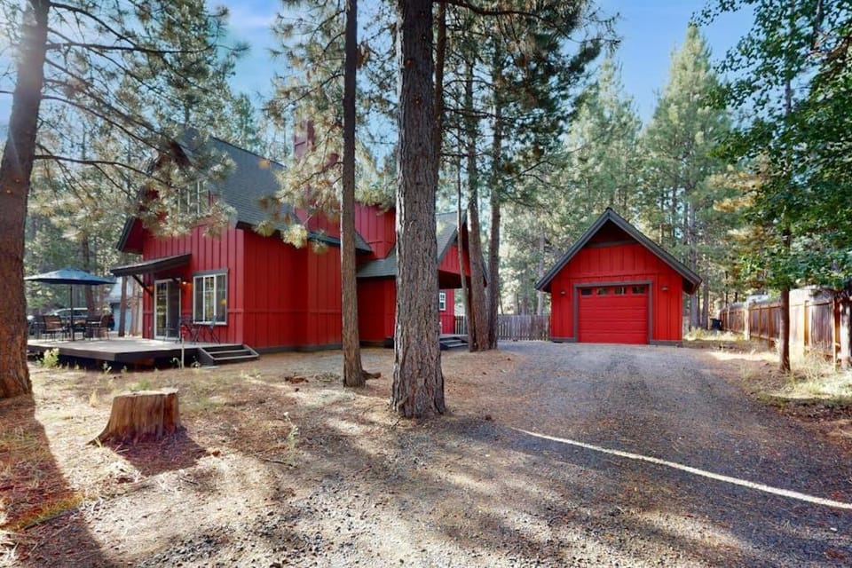 Adventure Awaits Relaxation Ensues in the heart of Sunriver House in Three Rivers