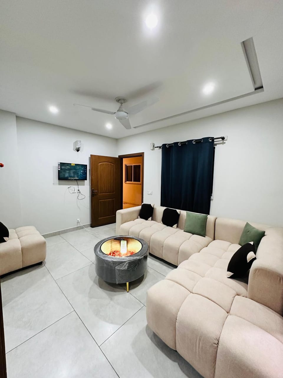 Stay in Doha emporium Apartment in Islamabad