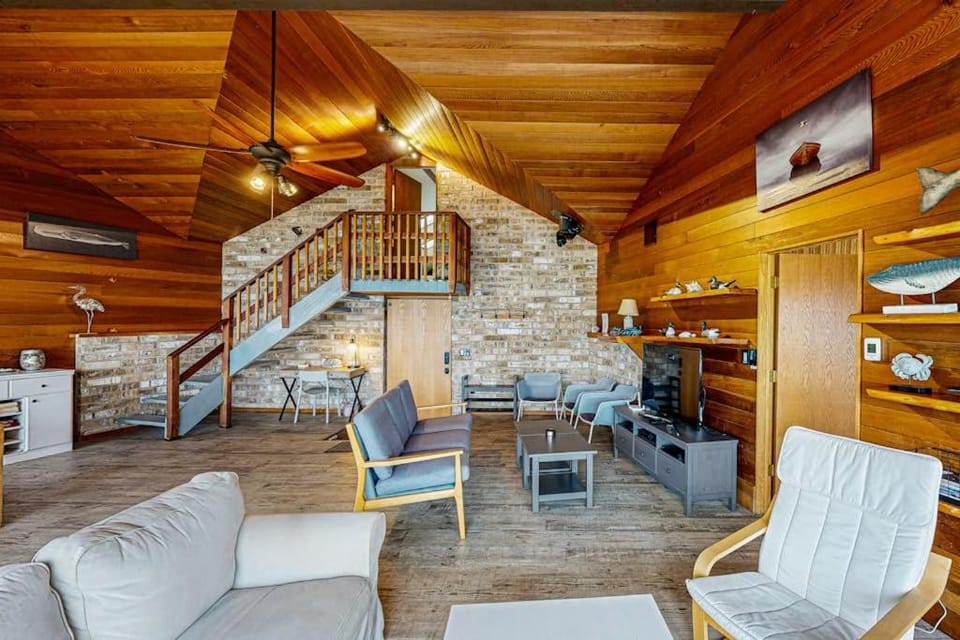 Bayfront Home with Water Views Free WiFi and Firepit - Near Town & Beaches House in Waldport