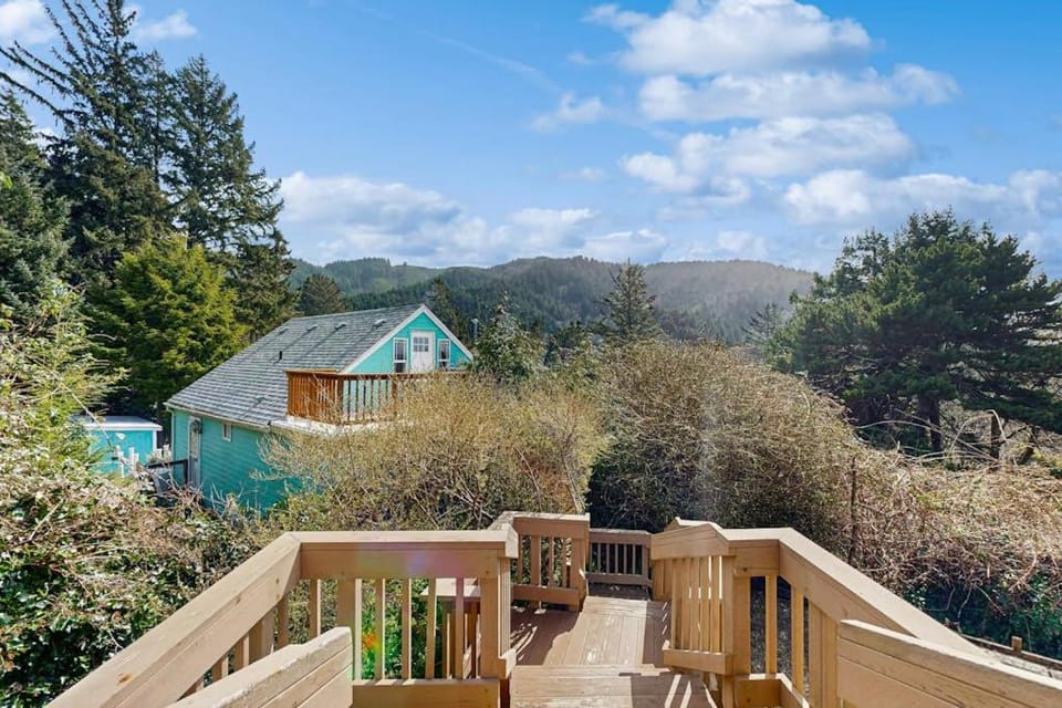 Delightful Home with Ocean View & Private Hot Tub - 3 Blocks to Beach House in Yachats