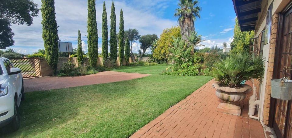 Garden view, Parking