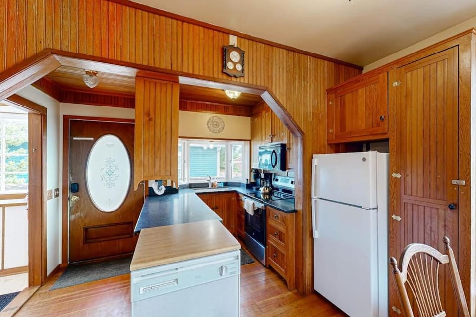 Restored Victorian Home with Free High-Speed WiFi & washer&dryer House in Long Beach
