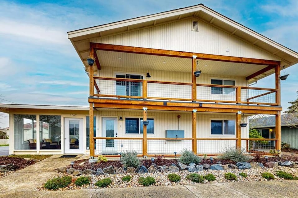 Family-friendly condo with kitchen close to river downtown & WIFI House in Oregon
