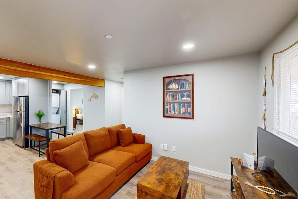 Family-friendly condo with kitchen close to river downtown & WIFI House in Oregon
