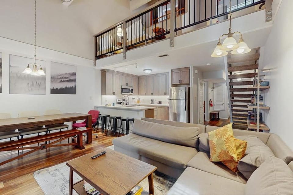 Cute condo with shared pool hot tub and tennis House in Lake Tahoe