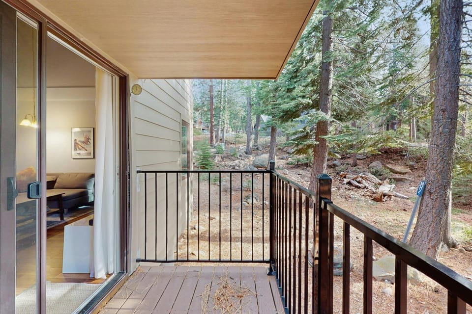 Cute condo with shared pool hot tub and tennis House in Lake Tahoe