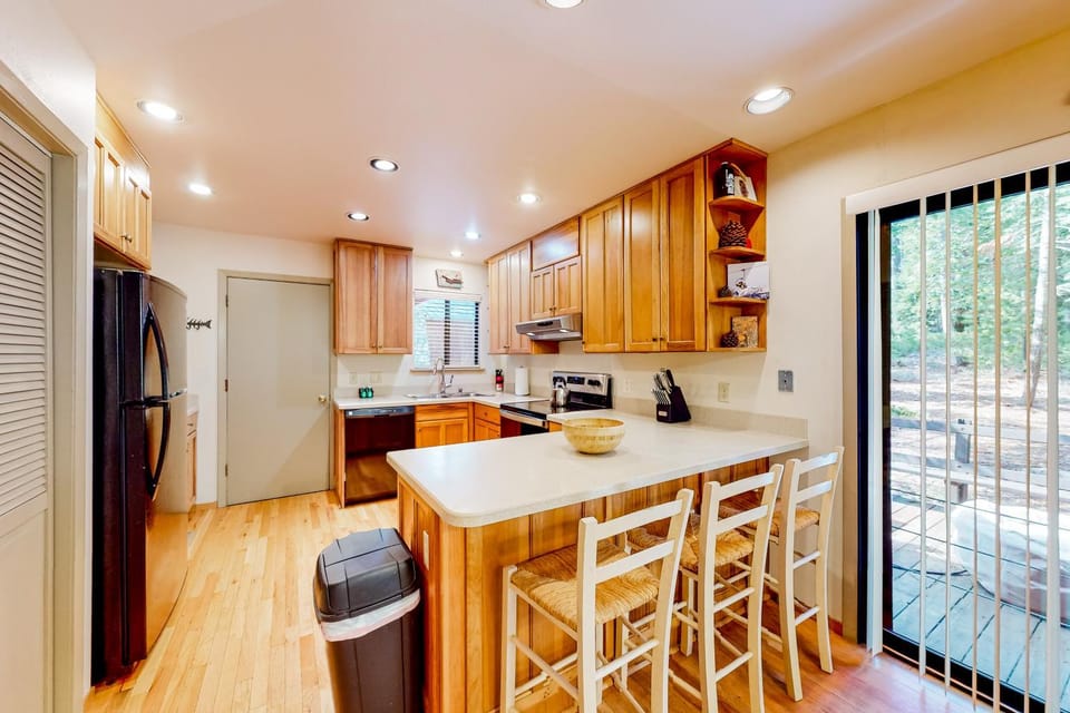 Relaxing house with WiFi gas fireplace & washer&dryer House in Lake Tahoe
